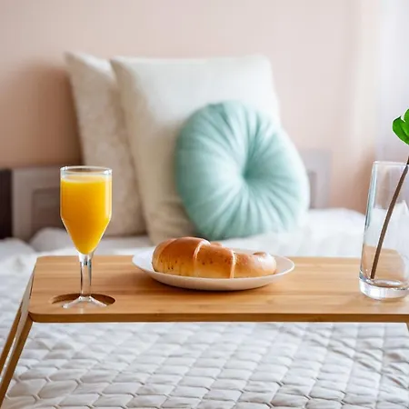 ~comfortify~ Kingsize Bed, A/c, Wifi, Skylineview * ורשה